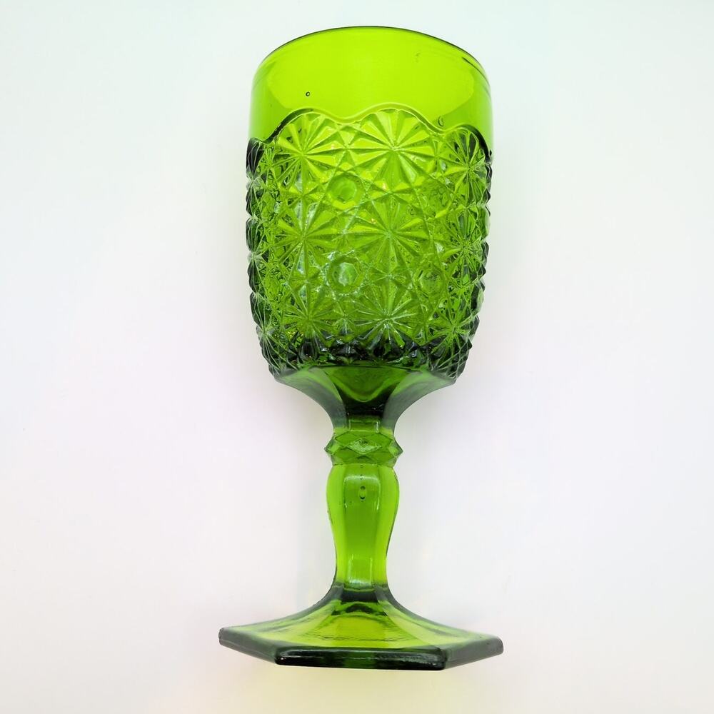 VTG LE Smith Green Daisy and Button Pressed Glass Water Wine Stem Goblet 6.75in